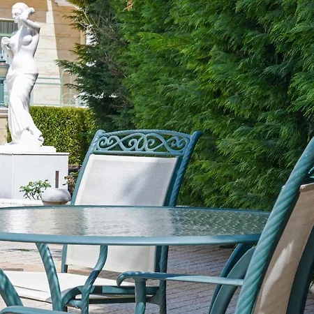 Romance Studio-steps From Thesea Várna