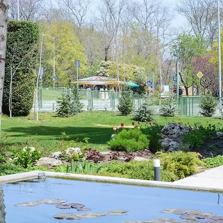 דירה Romance Studio-steps From Thesea וארנה