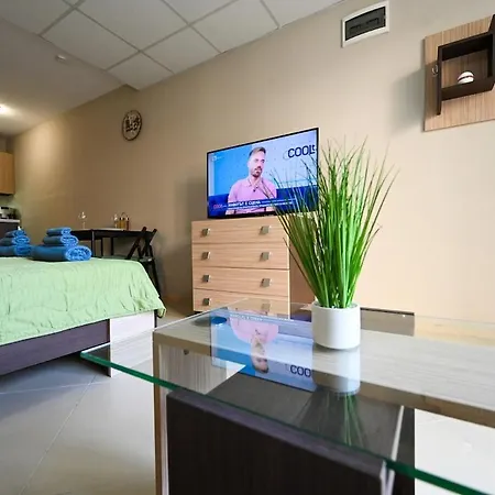 דירה Romance Studio-steps From Thesea